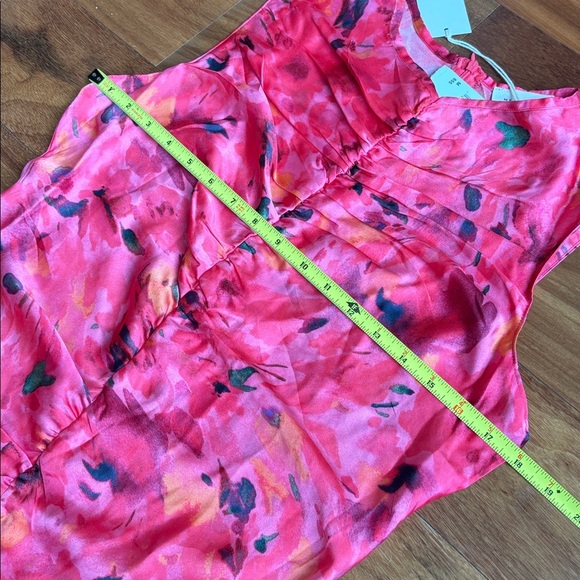 NWT floral handkerchief dress - Picture 10 of 15